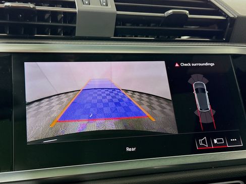 Used 2025 Audi Q3 2.0T Premium w/ Convenience Package image 17