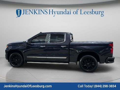 Used 2022 Chevrolet Silverado 1500 High Country w/ High Country Premium Package AWD/4WD image 9