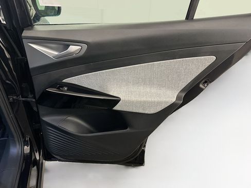 Used 2023 Volkswagen ID.4 Pro image 31