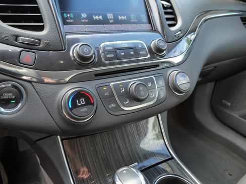 Used 2018 Chevrolet Impala Premier FWD image 23