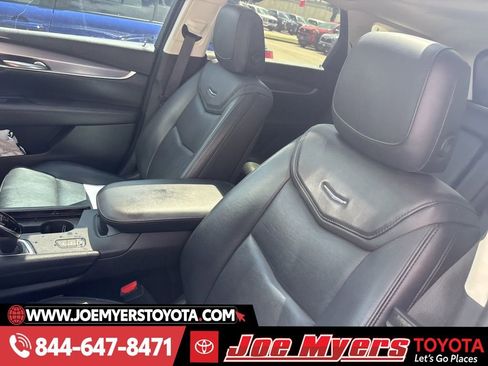 Used 2018 Cadillac XT5 Luxury w/ Driver Awareness Package image 2