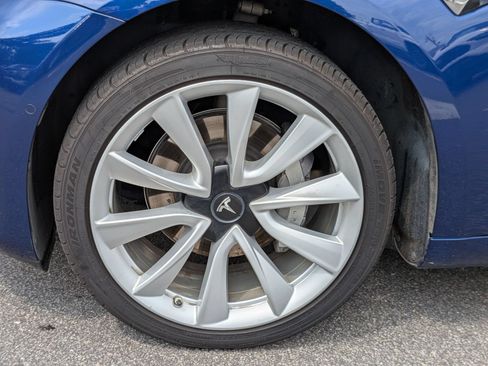 Used 2020 Tesla Model 3 Standard Range RWD image 10