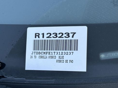 Used 2026 Toyota Corolla SE FWD image 14