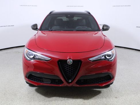 Used 2023 Alfa Romeo Stelvio Estrema image 2