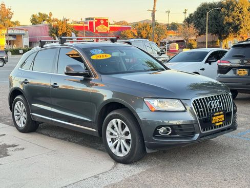Used 2016 Audi Q5 2.0T Premium Plus w/ Technology Package image 2