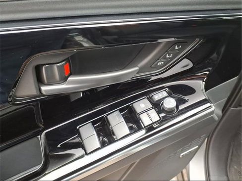 Used 2023 Subaru Solterra AWD image 12