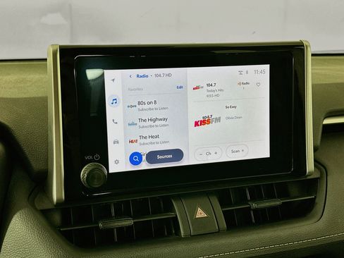 Used 2024 Toyota RAV4 XLE FWD image 21