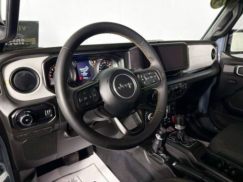 Used 2024 Jeep Wrangler Willys image 9