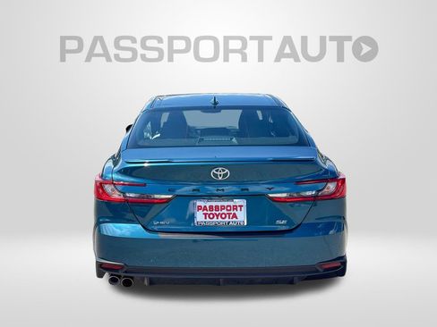 Used 2025 Toyota Camry SE w/ Convenience Package FWD image 7