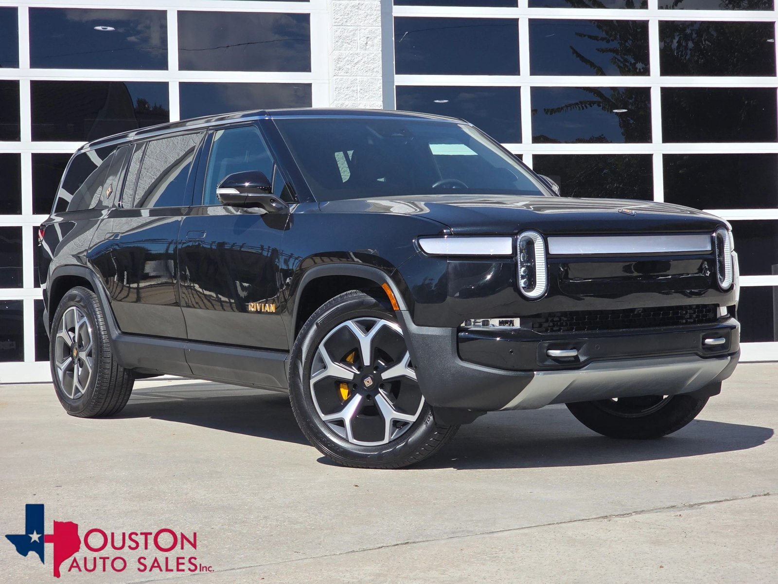 Used 2024 Rivian R1S Adventure Quad AWD/4WD image 1