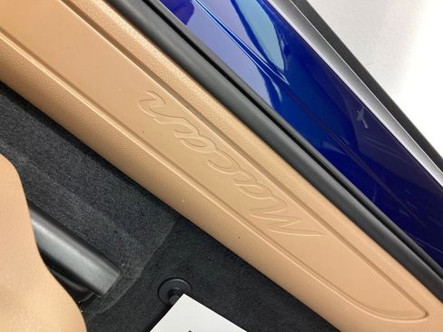 Certified 2025 Porsche Macan AWD image 7