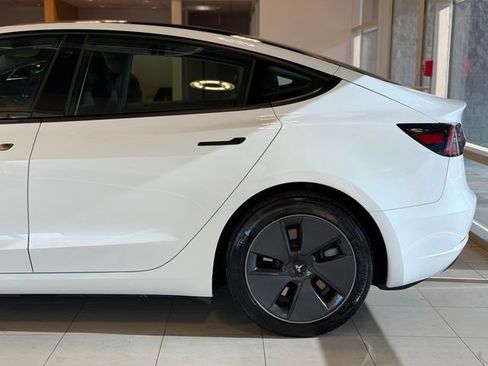 Used 2023 Tesla Model 3 Standard Range image 9