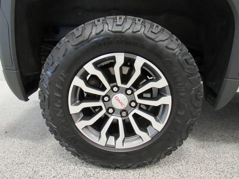 Used 2021 GMC Sierra 1500 AT4 w/ AT4 Premium Package image 17