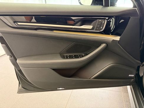 Certified 2025 Porsche Panamera 4 AWD/4WD image 15