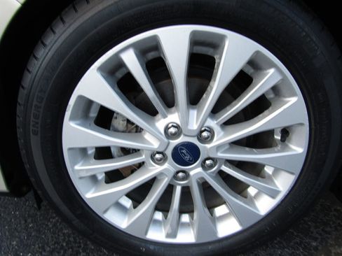 Used 2017 Ford C-MAX SE image 33