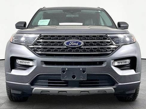 Used 2022 Ford Explorer XLT w/ Equipment Group 202A AWD/4WD image 2