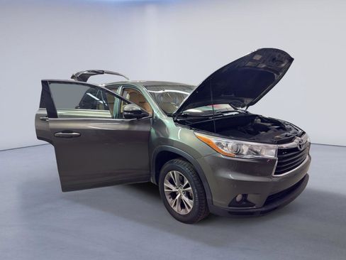 Used 2014 Toyota Highlander Plus image 7