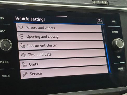 Used 2023 Volkswagen Tiguan SE image 40