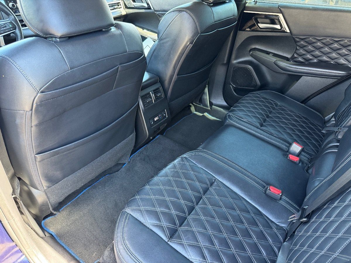 Used 2023 Mitsubishi Outlander SEL AWD/4WD image 23