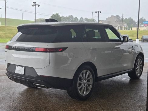 Used 2025 Land Rover Range Rover Sport SE AWD/4WD image 5
