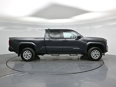 Used 2025 Toyota Tacoma SR5 image 21