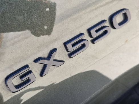 Used 2025 Lexus GX 550 AWD/4WD image 9