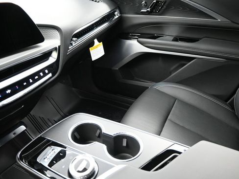 New 2026 Cadillac Lyriq Premium Luxury image 22