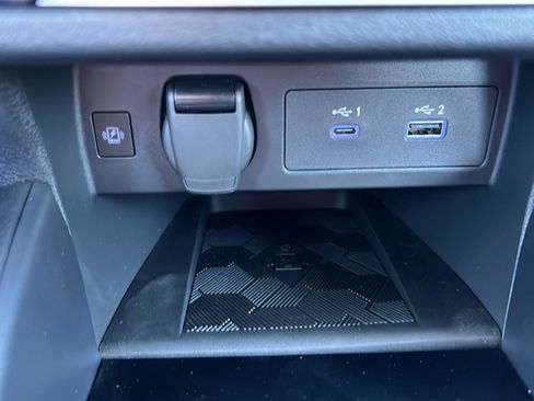 New 2025 Nissan Versa SR w/ Trunk Package image 28