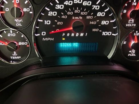 Used 2024 Chevrolet Express 2500 Work Van w/ Driver Convenience Package image 18