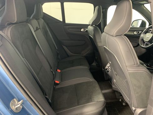 Used 2024 Volvo XC40 B5 Plus AWD/4WD image 38
