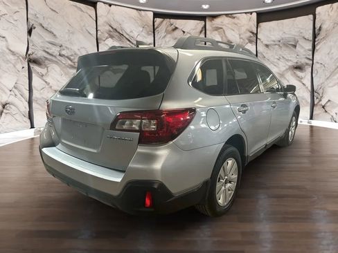Used 2018 Subaru Outback 2.5i Premium AWD/4WD image 6