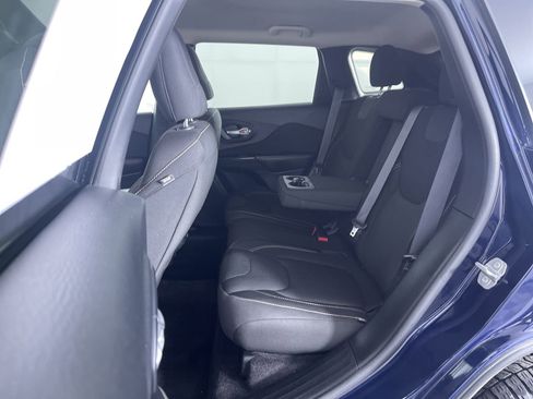 Used 2016 Jeep Cherokee Latitude w/ Cold Weather Group image 23