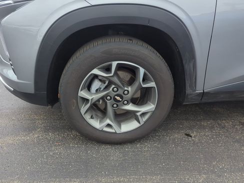 Certified 2024 Chevrolet Trax LT w/ Driver Confidence Package image 11