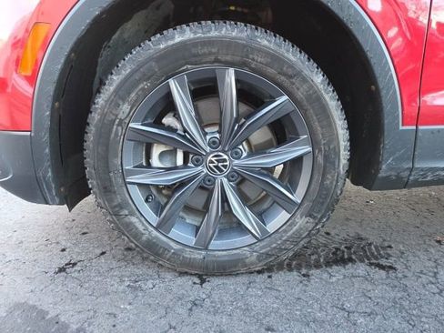 Used 2022 Volkswagen Tiguan SE image 26