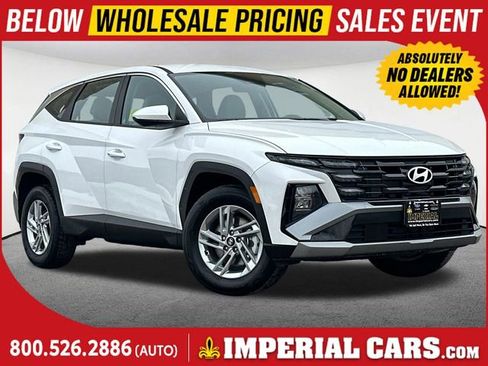 Used 2025 Hyundai Tucson SE image 1