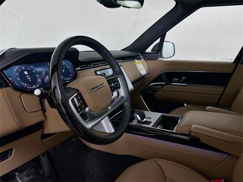 New 2025 Land Rover Range Rover Long Wheelbase SE image 30