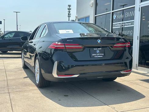 Used 2024 BMW 530i xDrive w/ Premium Package AWD/4WD image 7