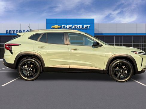 Certified 2024 Chevrolet Trax ACTIV w/ Driver Confidence Package FWD image 3