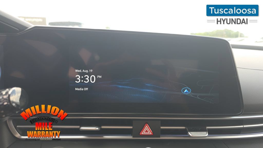 Used 2026 Hyundai Elantra Limited FWD image 19
