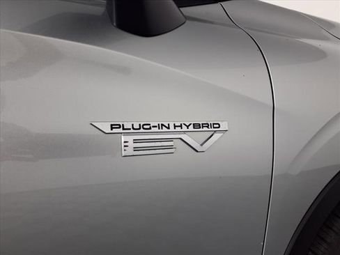 Used 2024 Mitsubishi Outlander SE image 36