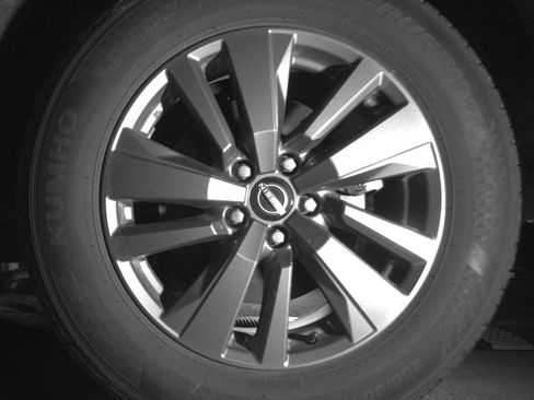 Used 2025 Nissan Pathfinder SV image 14