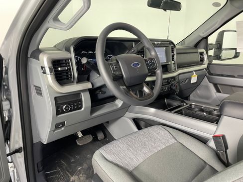 New 2026 Ford F250 XLT w/ 360-Degree Camera Package AWD/4WD image 2