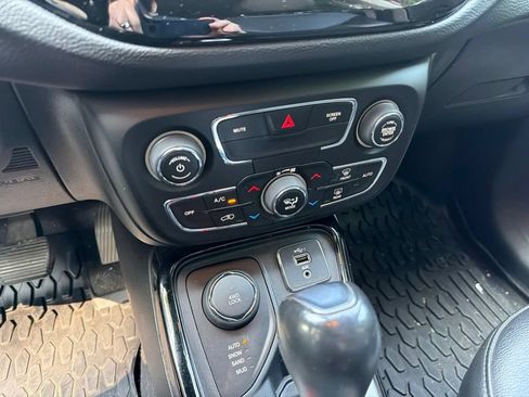 Used 2021 Jeep Compass Latitude AWD/4WD image 17