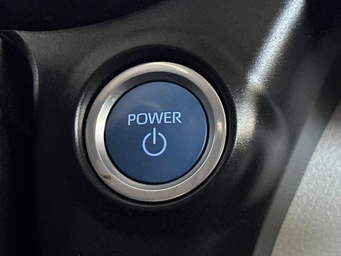 Used 2024 Toyota Sienna XLE FWD image 24