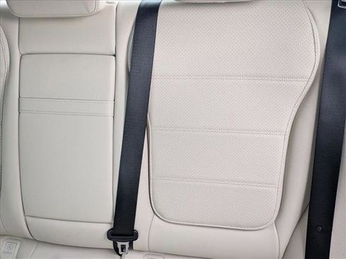 Used 2023 Mercedes-Benz C 300 Sedan image 11