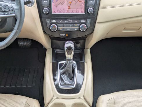 Used 2018 Nissan Rogue SL w/ Premium Package FWD image 20