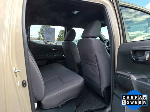 Used 2019 Toyota Tacoma TRD Sport image 43