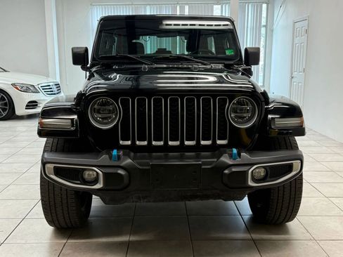Used 2022 Jeep Wrangler Unlimited Sahara w/ Cold Weather Group AWD/4WD image 2