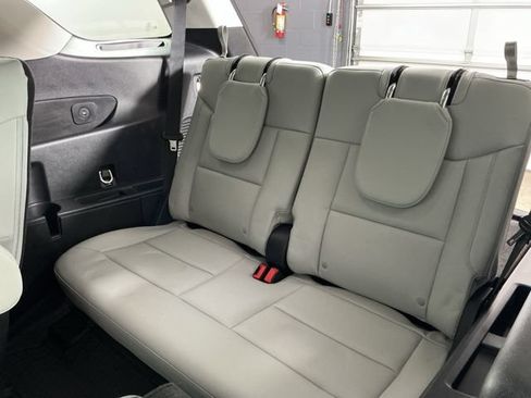 Used 2026 Ford Explorer Platinum w/ LUX Leather Package AWD/4WD image 32