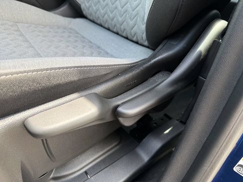 Used 2023 Chevrolet Equinox LS w/ Driver Confidence II Package FWD image 18